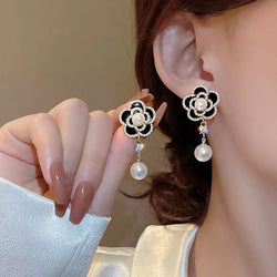 Women's Fashion Temperament Pearl Vintage Earrings